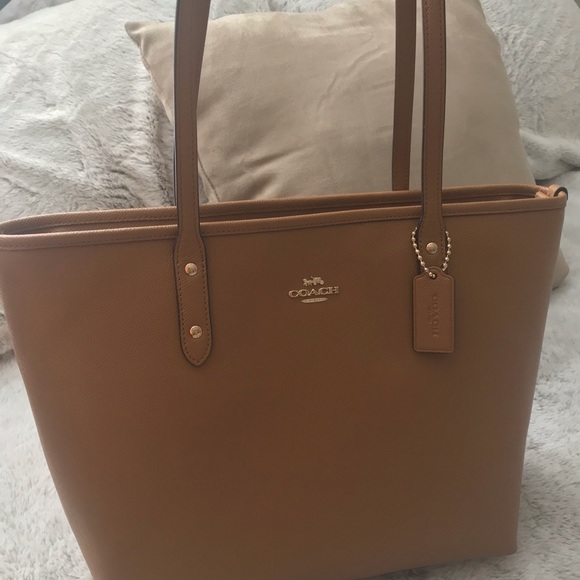 Coach City Zip Tote         Color: Saddle - Picture 2 of 4
